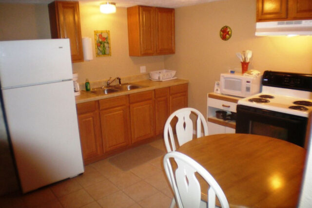 Eureka Suites 1 Bedroom Full Kitchen