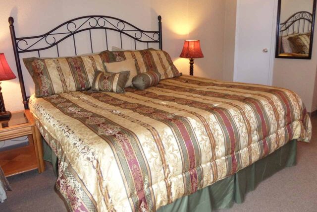 Eureka Suites Studio King Bed