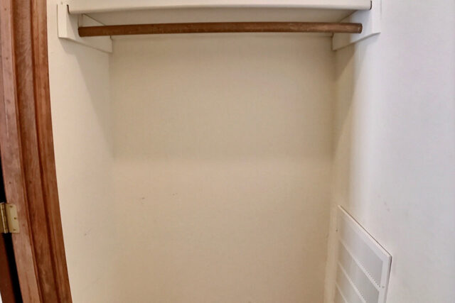 Kenwood Apartments Bedroom Closet