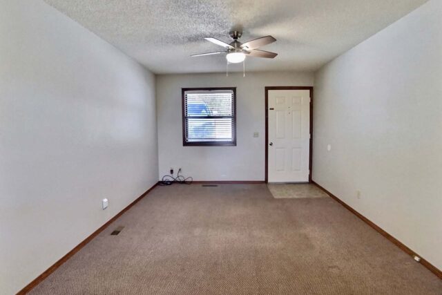 Kenwood Apartments Living Room