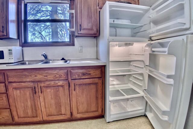 Kenwood Apartments Refridgerator